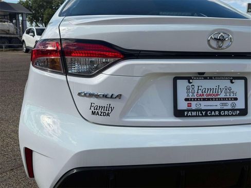 Used 2025 Toyota Corolla SE image 12