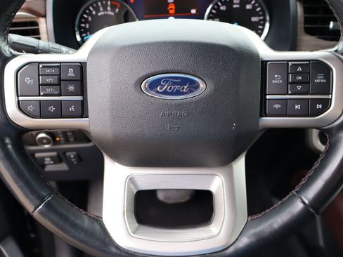 Used 2024 Ford Expedition Limited image 12