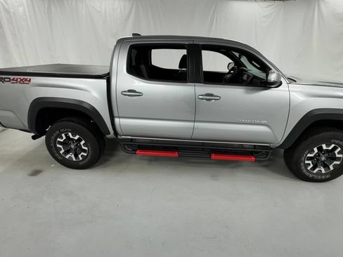 Used 2022 Toyota Tacoma TRD Off-Road AWD/4WD image 2