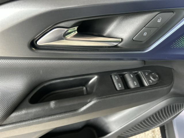Used 2024 Chevrolet Equinox EV LT w/ LPO, Blackout Package FWD image 22