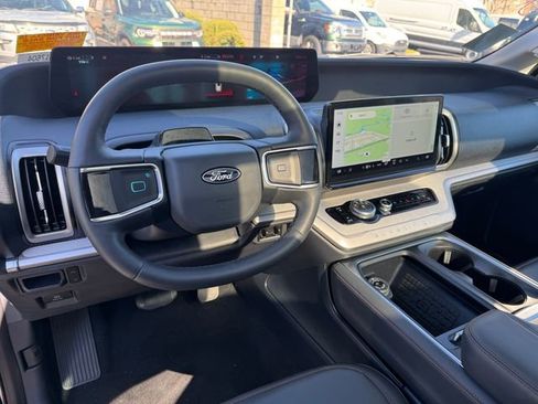 Used 2025 Ford Expedition Max Active image 12