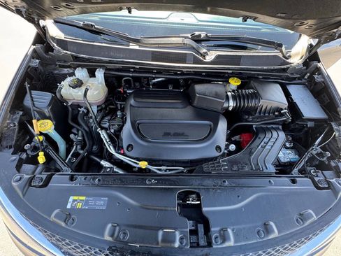 Used 2020 Chrysler Voyager LX FWD image 36