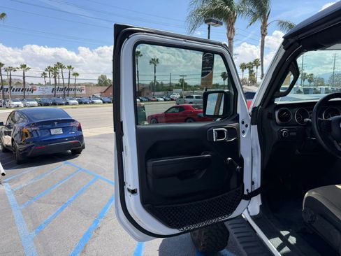Used 2021 Jeep Wrangler Unlimited Sport AWD/4WD image 14