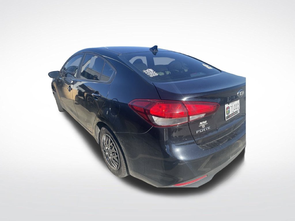 Used 2017 Kia Forte LX FWD image 4
