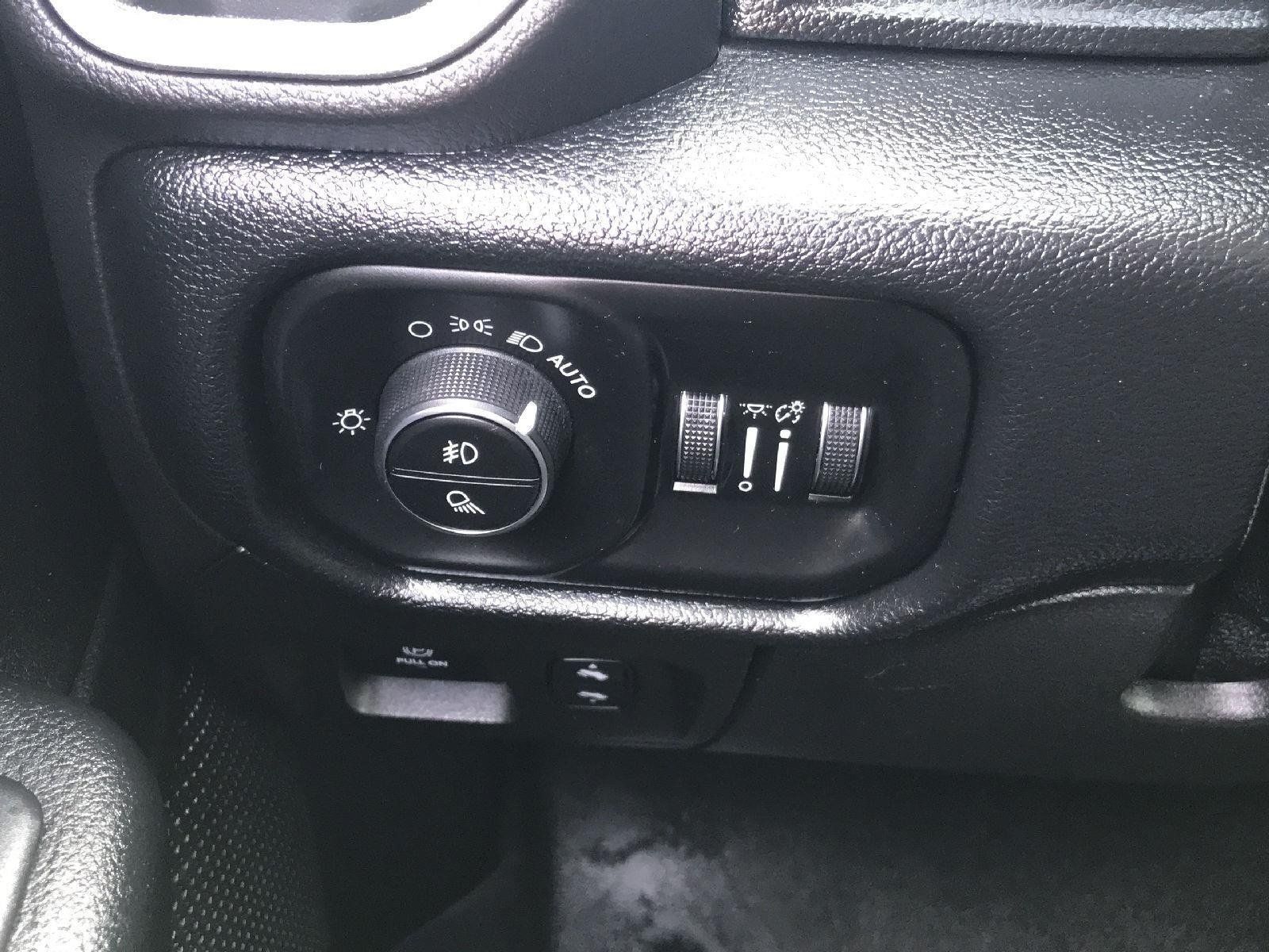 Used 2019 RAM 1500 Big Horn AWD/4WD image 16