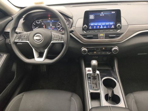 Used 2024 Nissan Altima 2.5 SV image 22