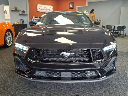 Used 2024 Ford Mustang GT Premium image 2