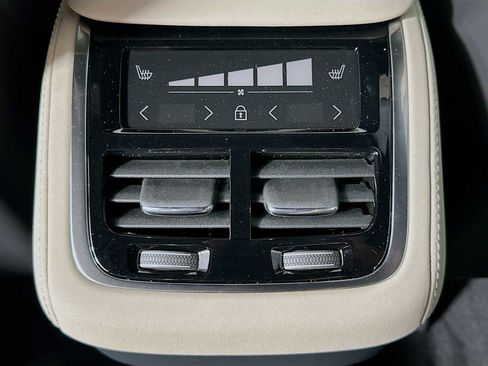 New 2026 Volvo XC90 B6 Plus w/ Protection Package Premier image 24