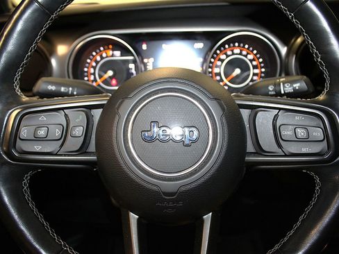Used 2021 Jeep Gladiator Sport AWD/4WD image 12