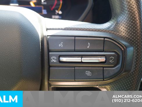 Used 2024 Chevrolet Colorado W/T RWD image 11