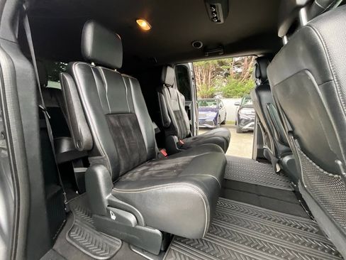 Used 2018 Dodge Grand Caravan SXT w/ Blacktop Package image 14