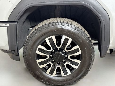 Used 2025 GMC Sierra 2500 Denali Ultimate AWD/4WD image 31
