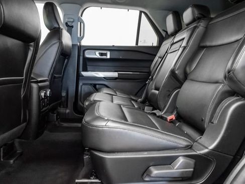 Used 2023 Ford Explorer Limited AWD/4WD image 24