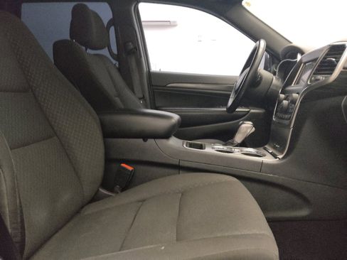 Used 2021 Jeep Grand Cherokee Laredo w/ Security & Convenience Group RWD image 21