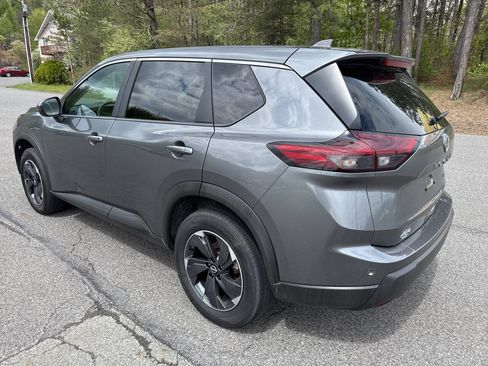 Used 2025 Nissan Rogue SV AWD/4WD image 6