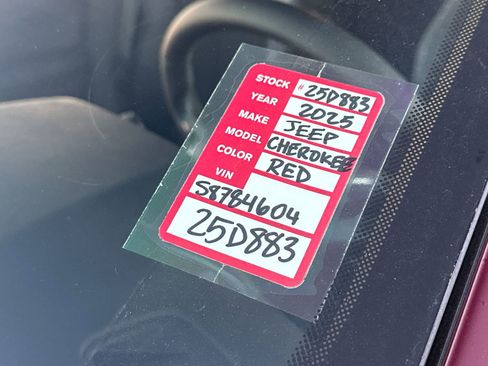 New 2025 Jeep Grand Cherokee L Altitude image 24