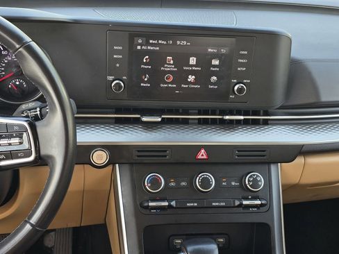 Used 2024 Kia Carnival LX FWD image 17