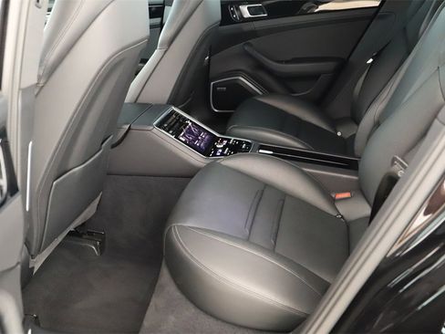 Used 2021 Porsche Panamera 4S image 27