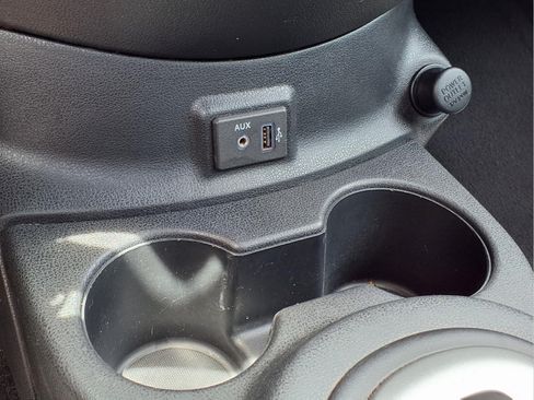 Used 2019 Nissan Versa SV FWD image 11