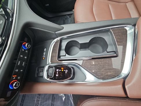 Used 2020 Buick Enclave Avenir w/ Avenir Technology Package image 18