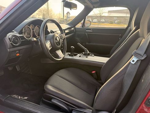 Used 2008 MAZDA MX-5 Miata Sport w/ Convenience Pkg image 10