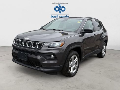 Used 2023 Jeep Compass Latitude w/ Convenience Group image 2