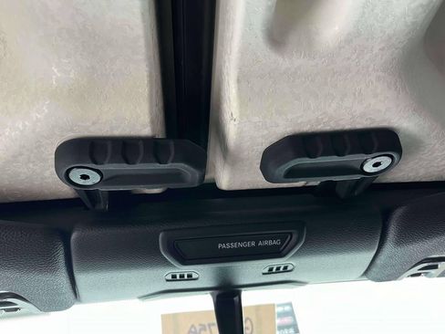 Used 2018 Jeep Wrangler Unlimited Sport S AWD/4WD image 32