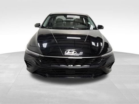 Used 2024 Hyundai Elantra Limited image 3