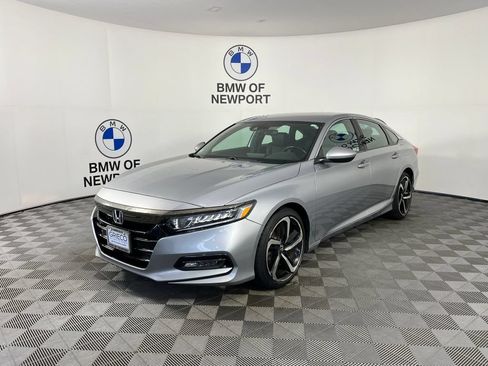Used 2018 Honda Accord Sport image 3