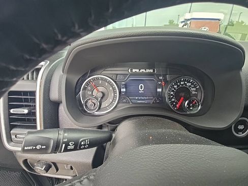 Used 2022 RAM 1500 Big Horn AWD/4WD image 11