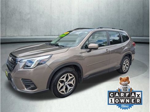 Used 2023 Subaru Forester Premium AWD/4WD image 1