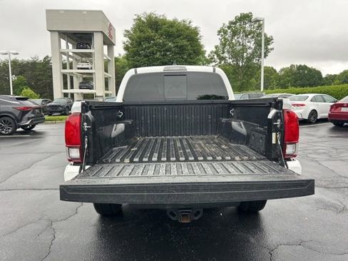 Used 2023 Toyota Tacoma SR5 w/ Technology Package AWD/4WD image 9