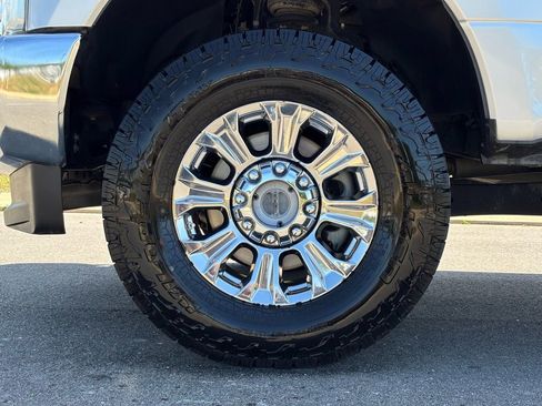 Used 2017 Ford F250 XLT w/ XLT Premium Package AWD/4WD image 14