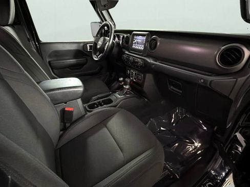 Used 2022 Jeep Gladiator Sport image 33
