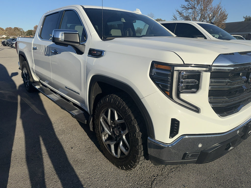 Used 2023 GMC Sierra 1500 SLT w/ SLT Premium Plus Package AWD/4WD image 2