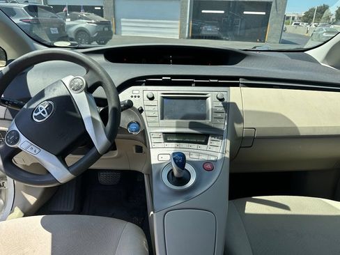 Used 2015 Toyota Prius Two FWD image 10