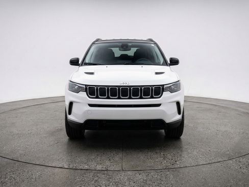 Used 2025 Jeep Compass Limited image 2