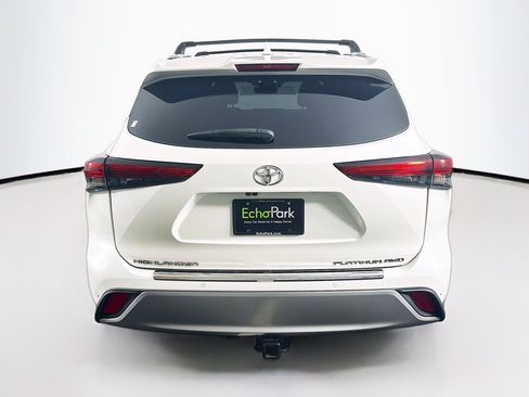 Used 2021 Toyota Highlander Platinum AWD/4WD image 7