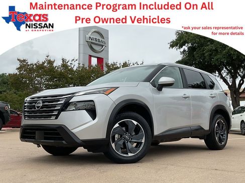 Used 2025 Nissan Rogue SV FWD image 1