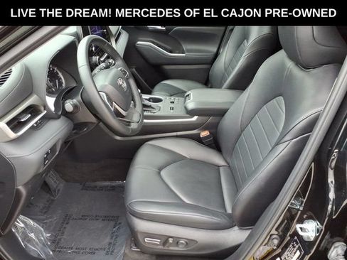 Used 2023 Toyota Highlander XLE FWD image 13