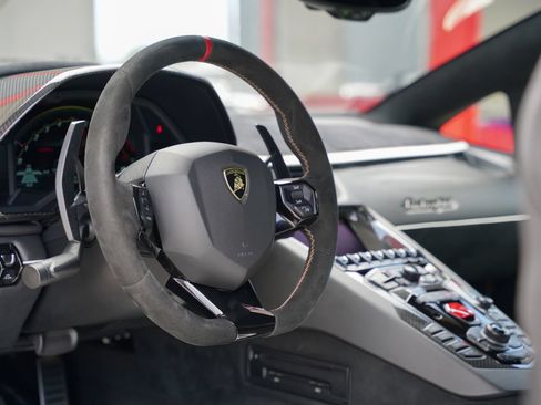 Used 2020 Lamborghini Aventador SVJ AWD/4WD image 27