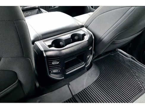 Used 2020 RAM 1500 Big Horn AWD/4WD image 33