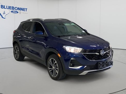 Used 2023 Buick Encore GX Select w/ Safety Package II AWD/4WD image 3