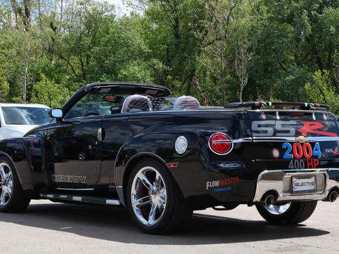 Used 2004 Chevrolet SSR w/ Preferred Equipment Group RWD image 64