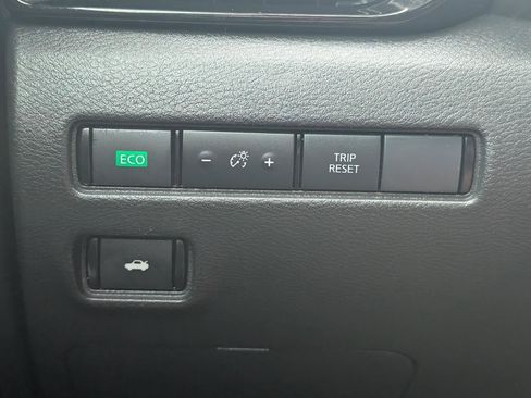 Used 2022 Nissan Sentra SR FWD image 11