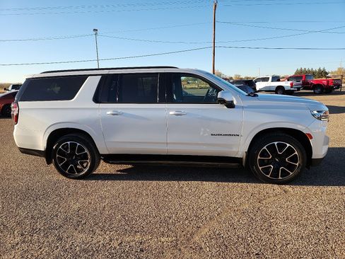 Used 2022 Chevrolet Suburban RST w/ Luxury Package image 5