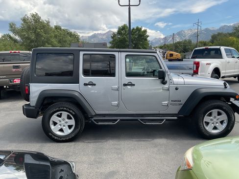 Used 2018 Jeep Wrangler Unlimited Sport S AWD/4WD image 5