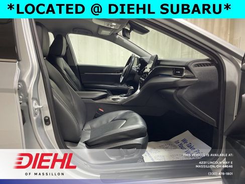 Used 2021 Toyota Camry XLE image 12