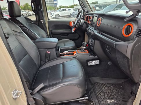 Used 2020 Jeep Gladiator Overland AWD/4WD image 17