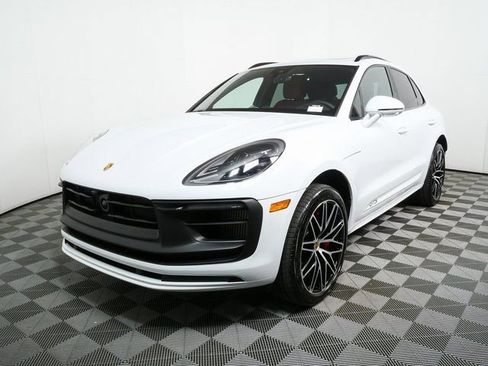 New 2026 Porsche Macan GTS image 1